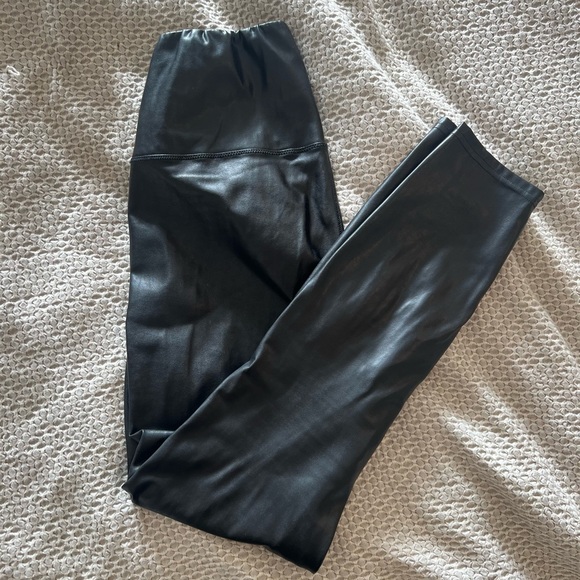 Daria Vegan Leather Pants - Picture 4 of 4